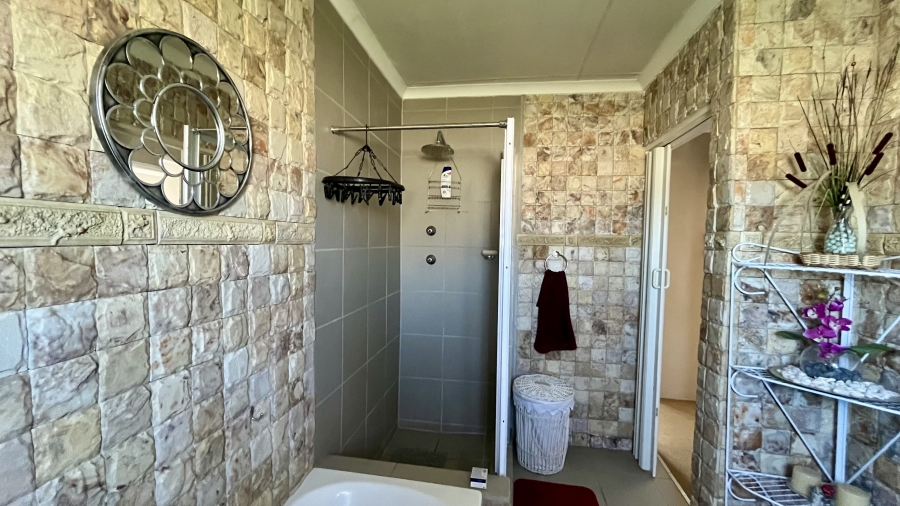 3 Bedroom Property for Sale in Country Club Western Cape